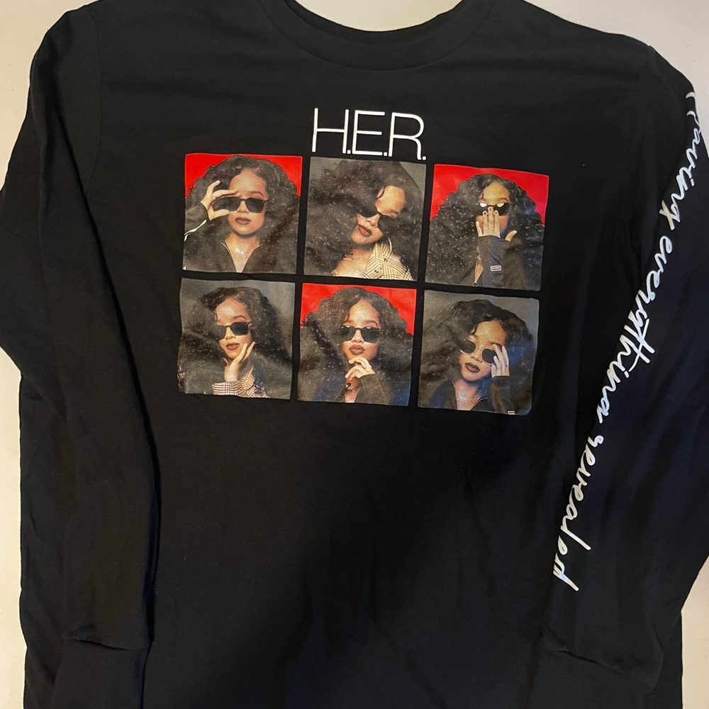 H.E.R.Black Graphic Long Sleeve Top. Large.